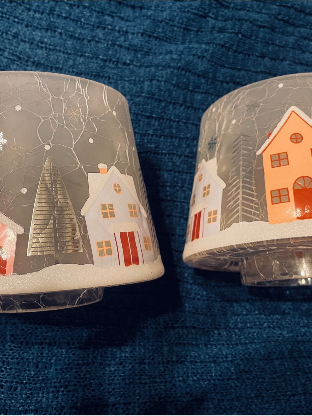2 Yankee Candle Crackle Glass Candle Globe Snowy Winter Holiday Scene